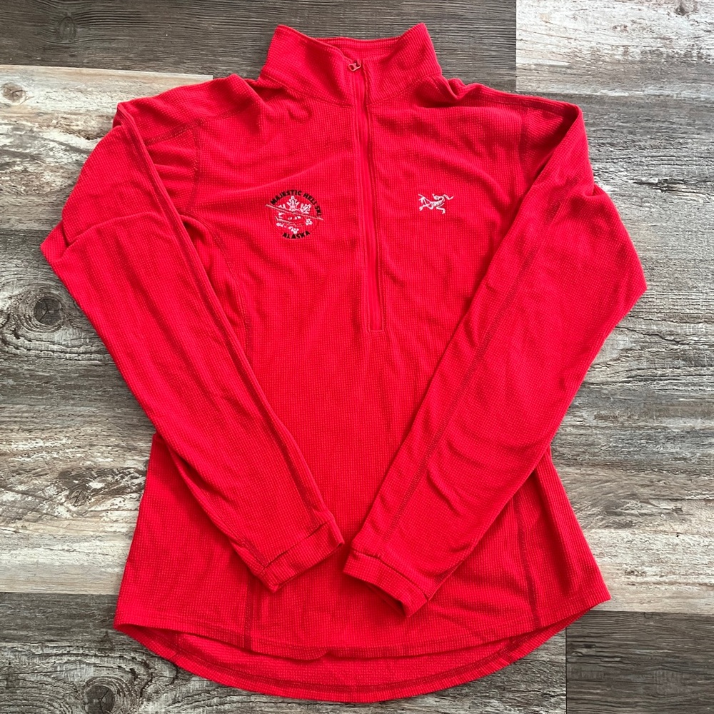 Arc'teryx Women's Red Quarter-Zip Pullover Medium
